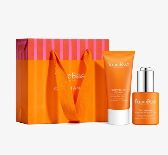 El pack dúo de vitamina C de Natura Bissé incluye la C+C Vitamin 20% Antiox Solution y la C+C Vitamin Cream, ideales para reafirmar, rejuvenecer e iluminar la piel, aportando antioxidantes y mejorando la luminosidad del rostro.
